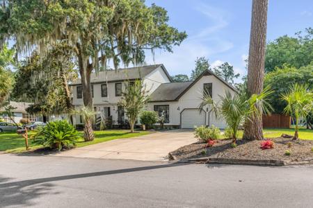 4 Hampton Drive