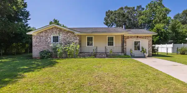 1319 Hampshire Road