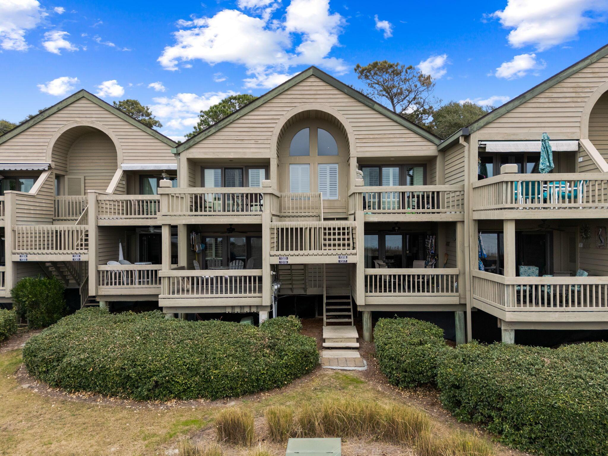 Image 3: 27-web-or-mls-1319 Pelican Watch Villas