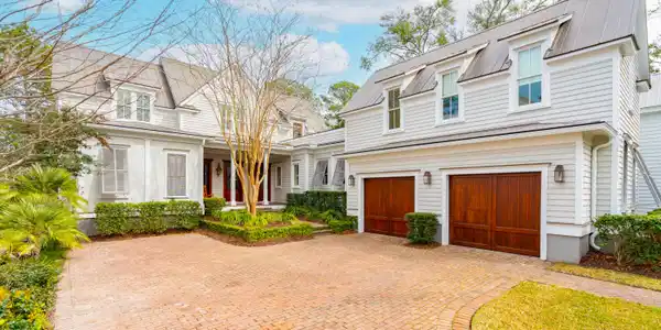 39 Robert Mills Circle