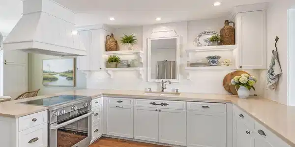 Image 4: 45 Wappoo Creek Place kitchen