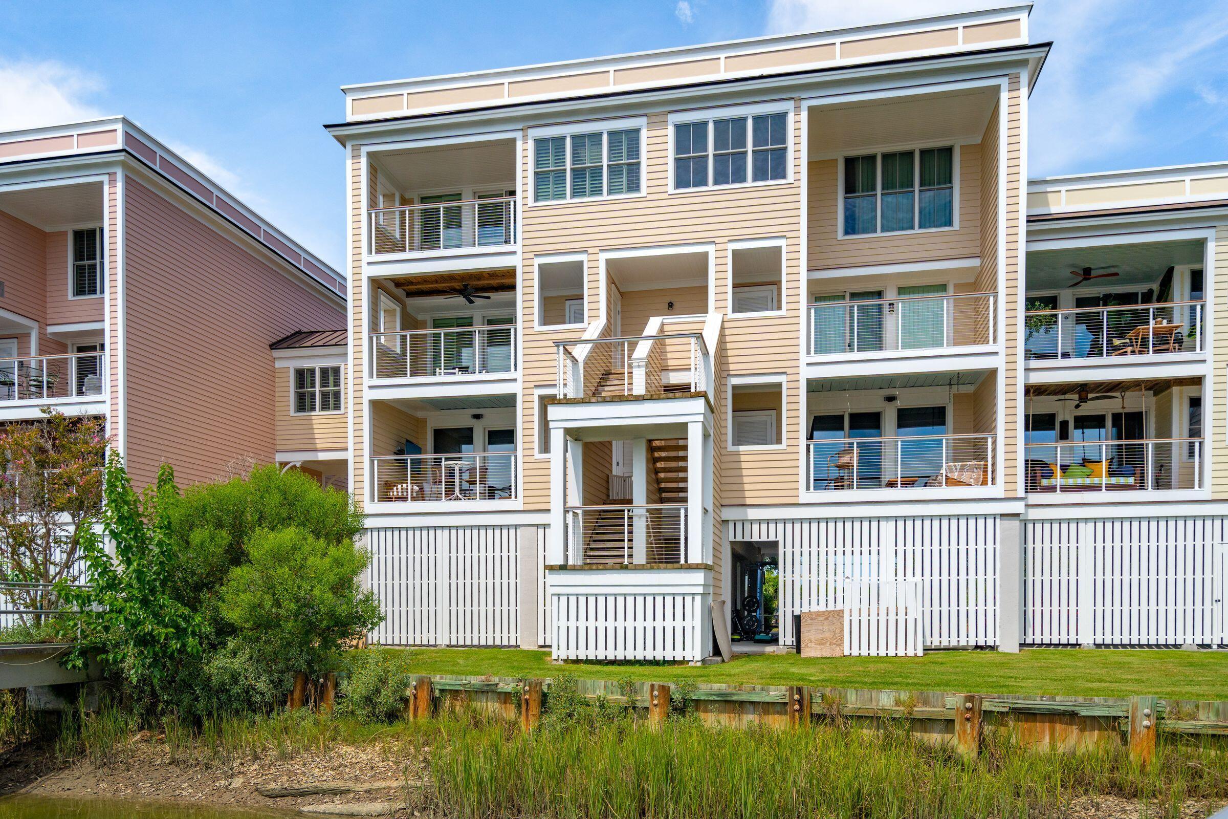 Image 2: 1608MarshHarborLn-KeenEyeMarketing-064