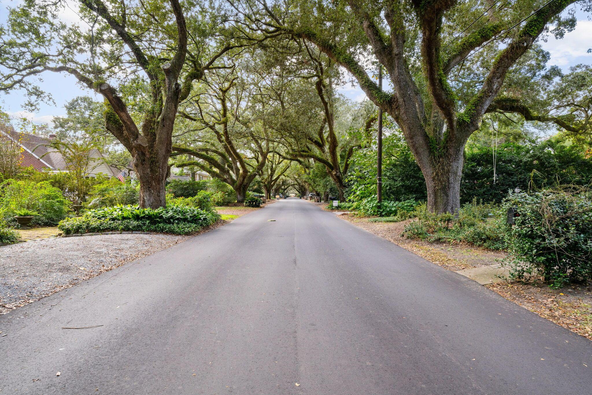 Image 4: 6-web-or-mls-005-2128GoldviewDr-Charlest