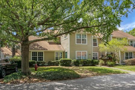 1044 Planters Place
