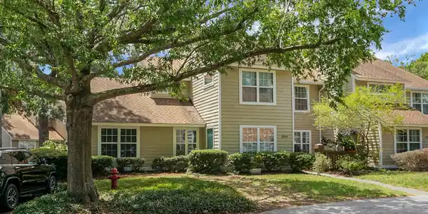 1044 Planters Place