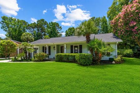 1527 Kentwood Circle