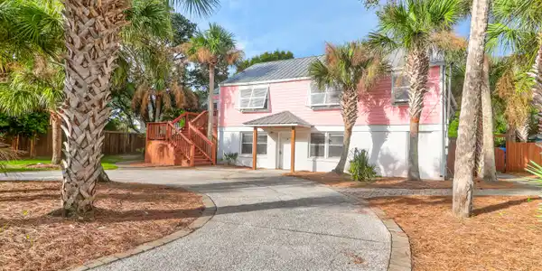 3 25th Avenue
