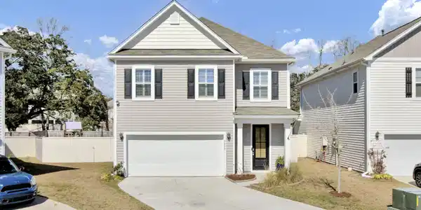 3889 Sawmill Court