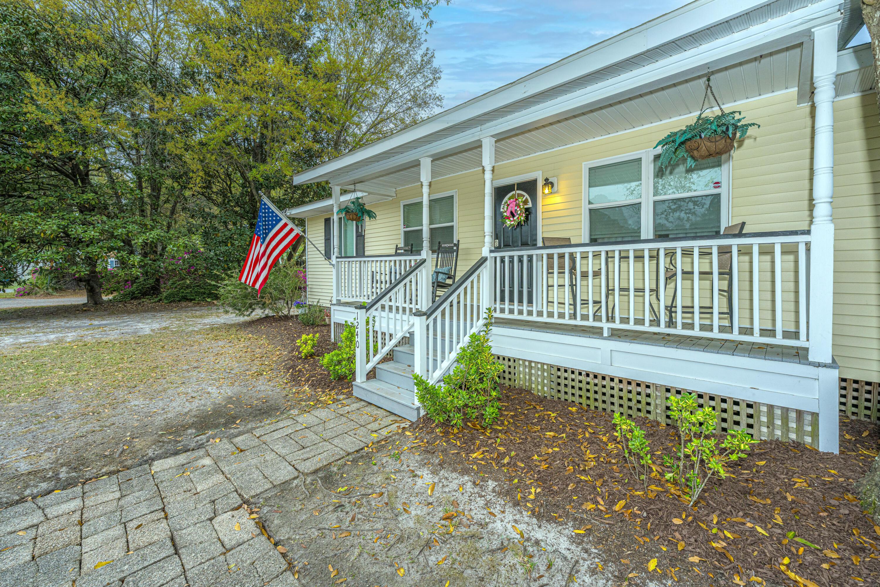 Image 3: 1240CamelliaRd008