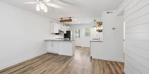 404 Saint Charles Court