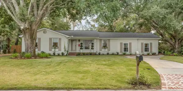 930 Cliffwood Drive