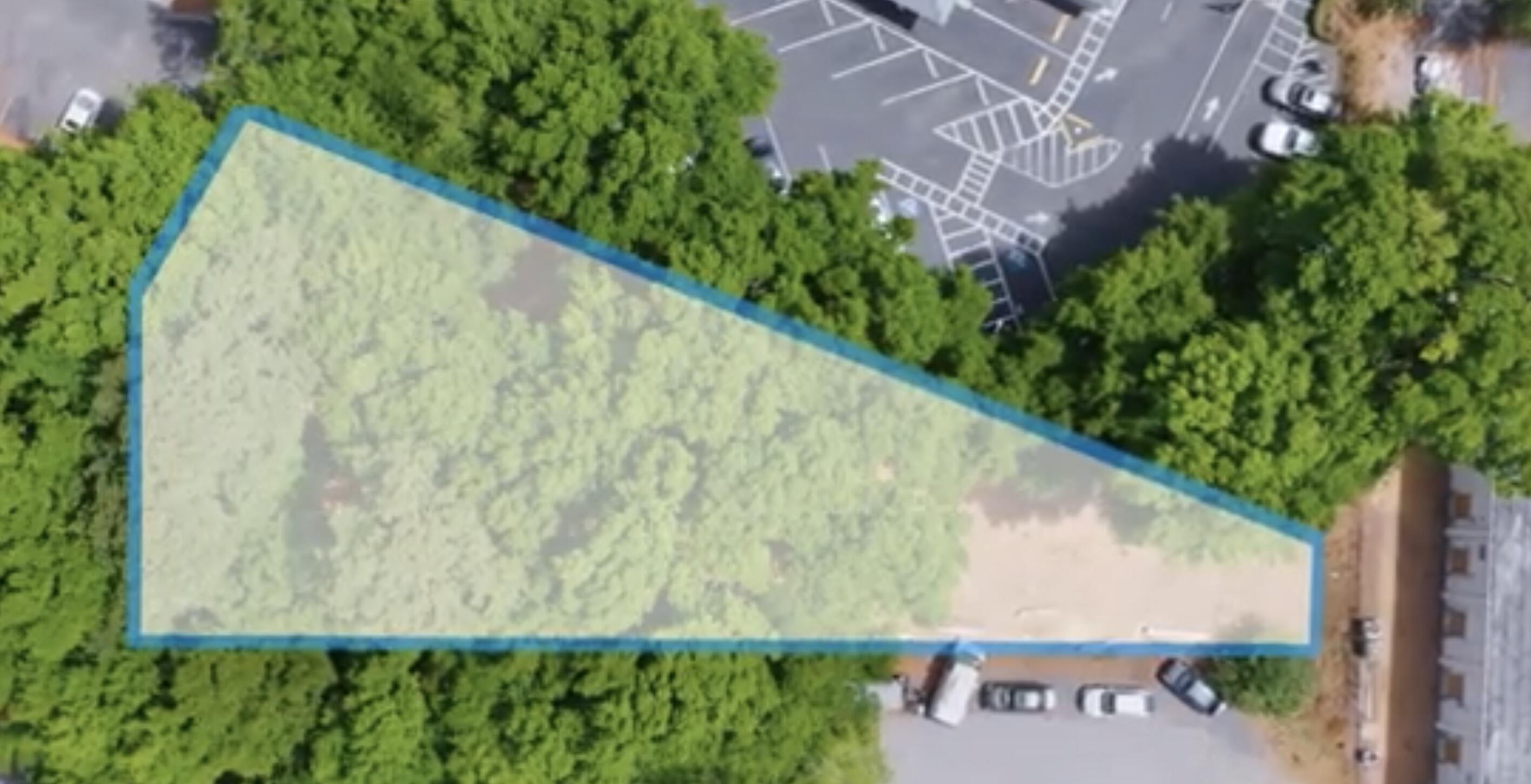 Image 1: Lot Shape 0.36 Acres