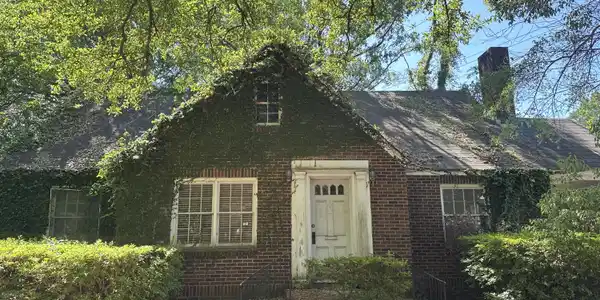 11 Oakdale Place