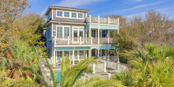 913 Carolina Boulevard