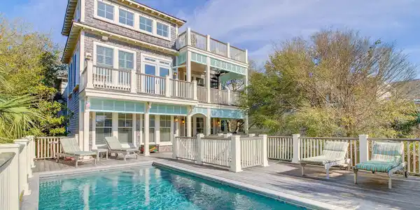 Image 2: Elevated pool