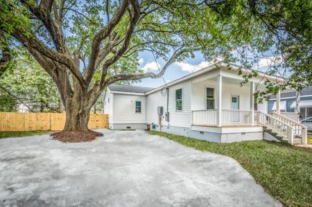 2006 Hampton Avenue, North Charleston SC 29405