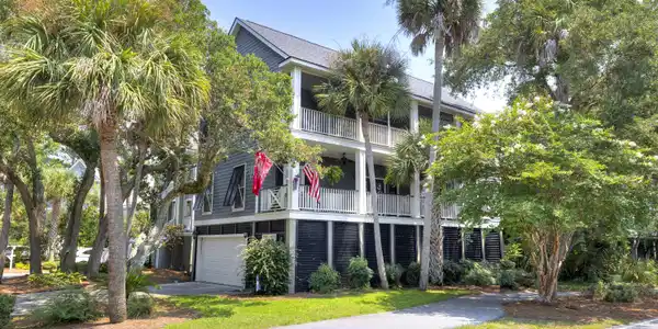 5825 Back Bay Drive