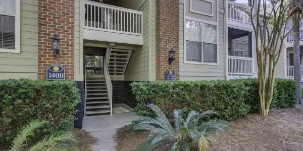 1600 Long Grove Drive