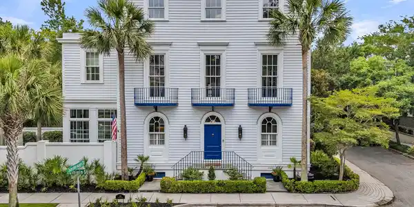 126 Ionsborough Street