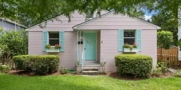 201 Collingwood Avenue