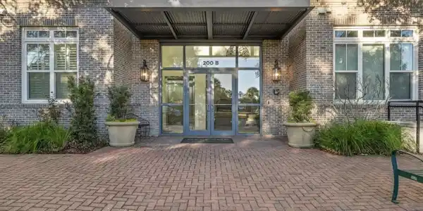 200 River Landing