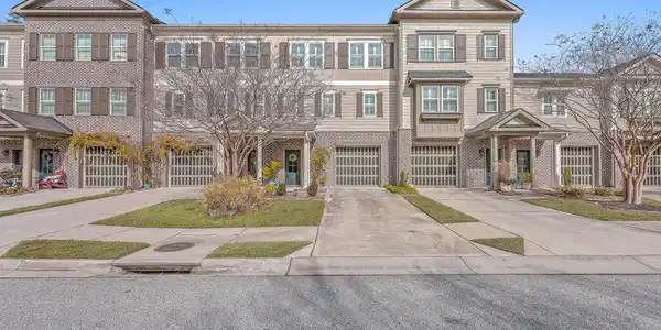 201 Slipper Shell Court, Mount Pleasant SC 29464