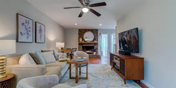 960 Mooring Drive