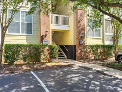 1600 Long Grove Drive