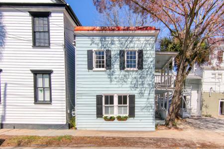 174 1/2 Wentworth Street, Charleston SC 29401