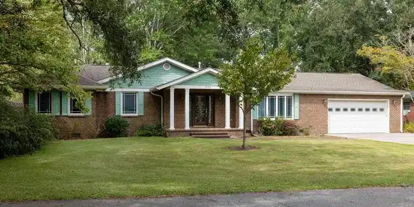 895 Darwin Street