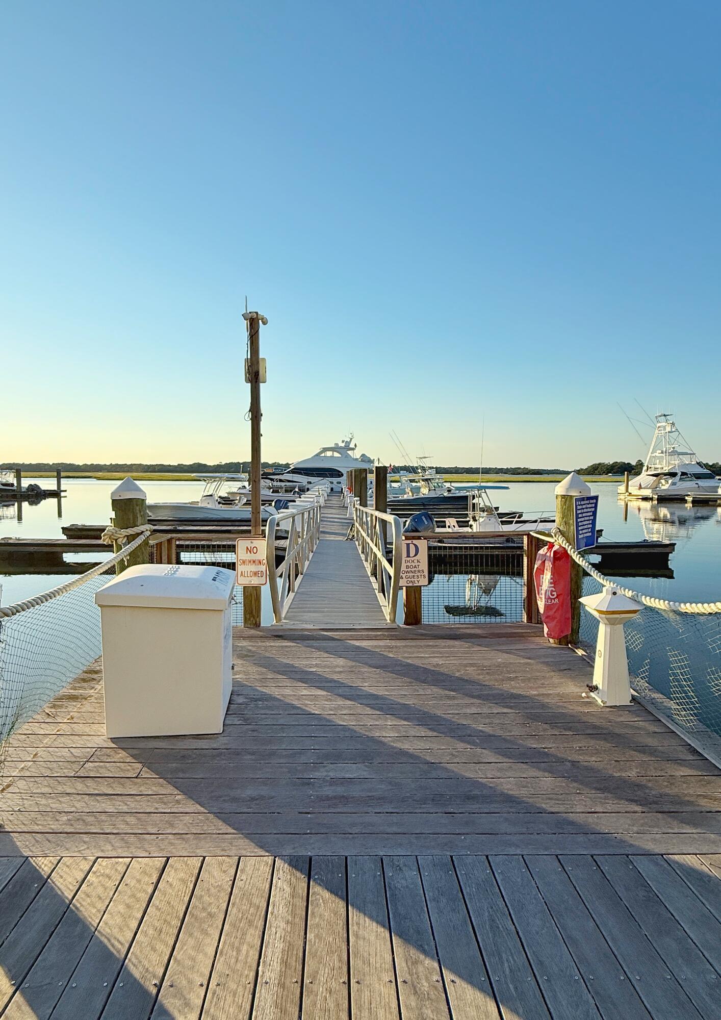 Image 2: Dock "D"