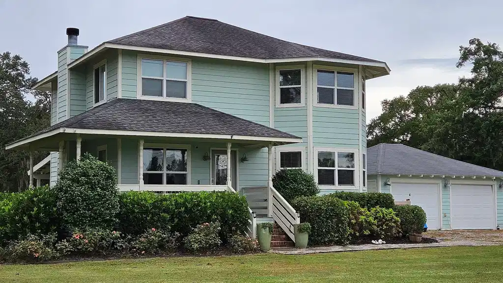 Image 1: Front of house