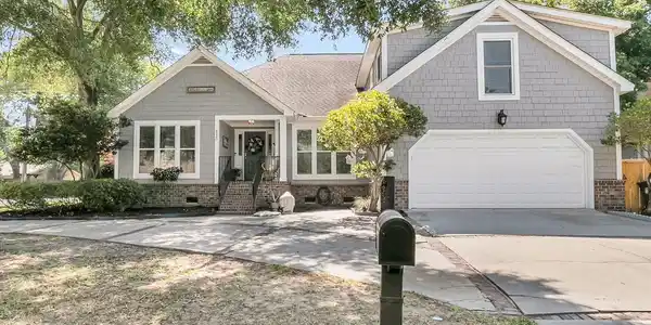 113 Oyster Point Row