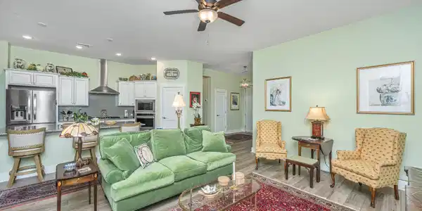 Image 3: Adv living2
