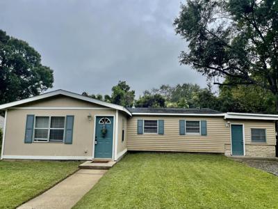 1523 W Robinhood Drive