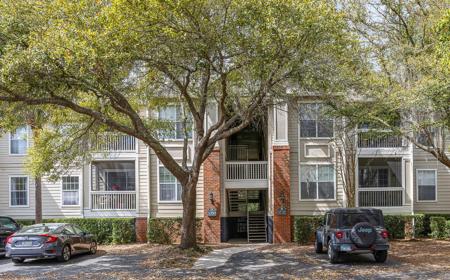 1600 Long Grove Drive
