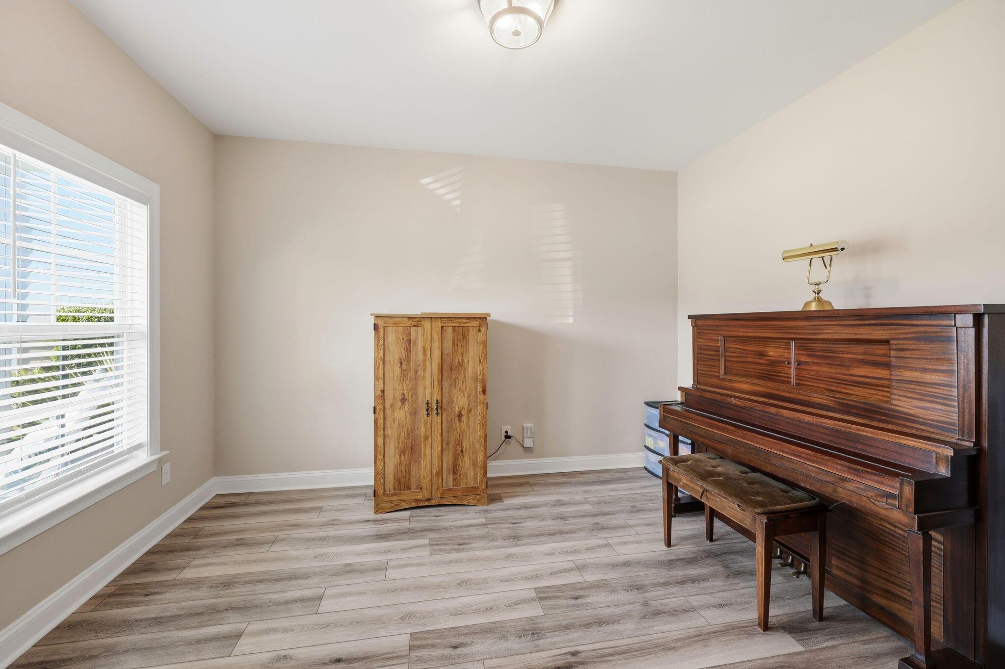 Image 4: 5-web-or-mls-470A8801