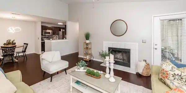 Image 2: Living room/Dining room combo