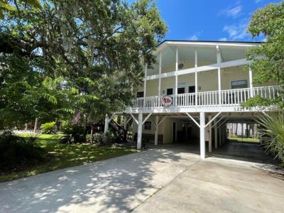 1211 Thistle Street