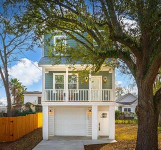 1909 Redwood Street