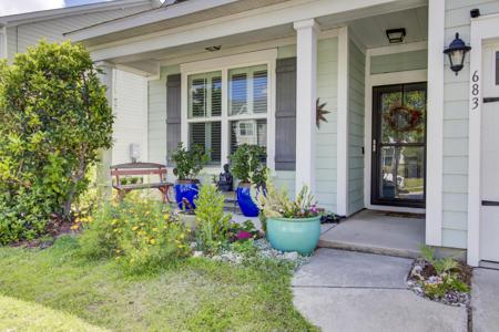 683 Goodlet Circle