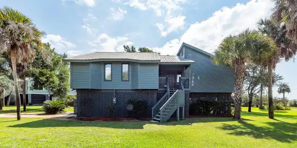 1633 Oak Island Drive
