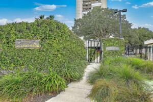 Image 2: Dockside entrance