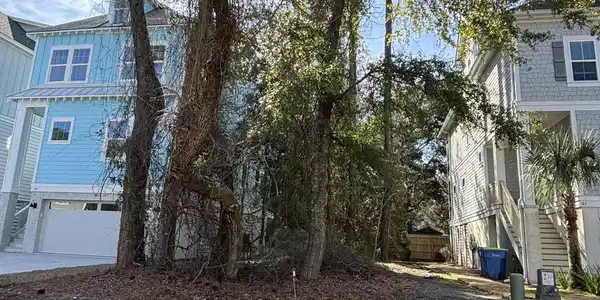 Image 4: Side view