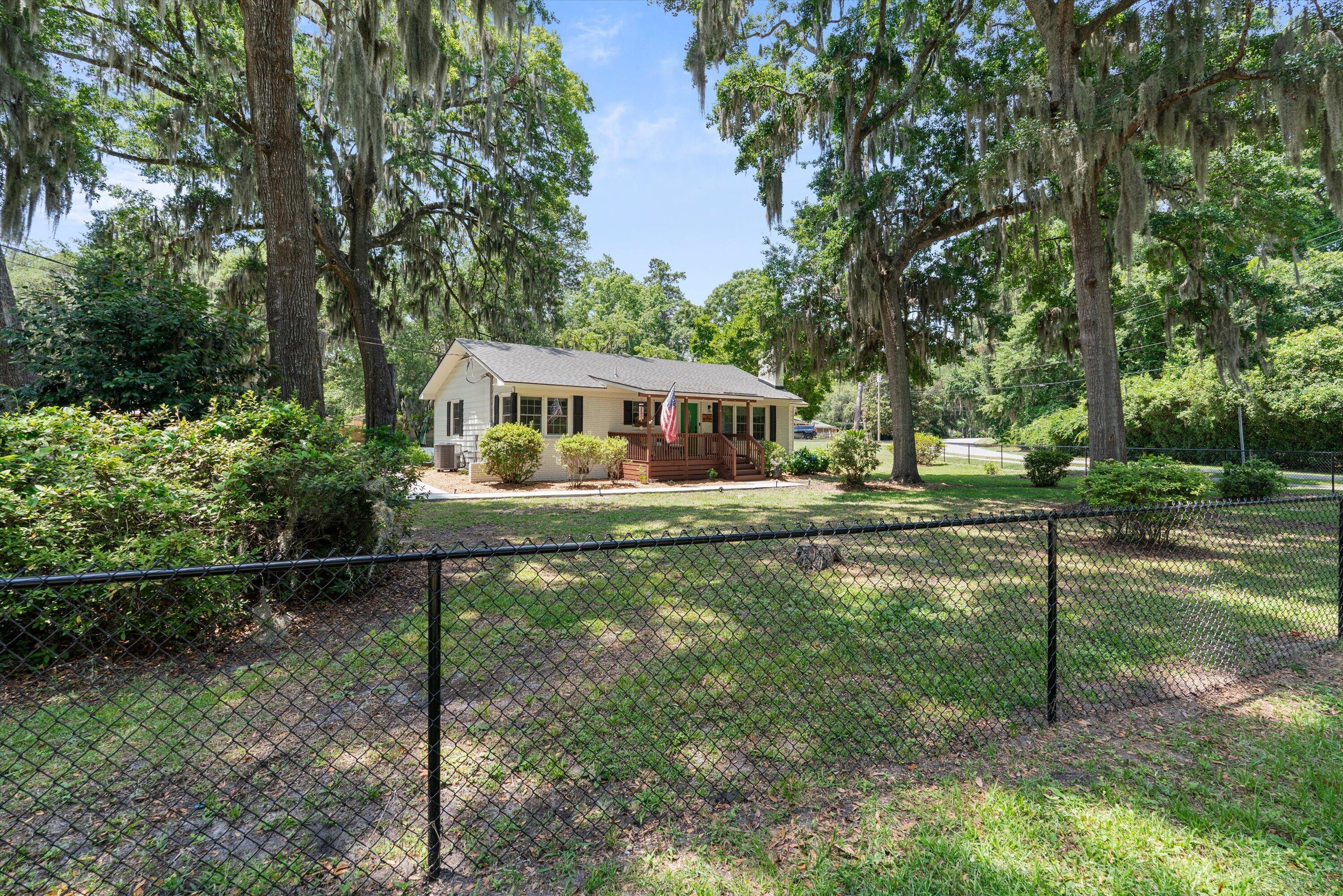 Image 2: 01-2420 Pine Ct N