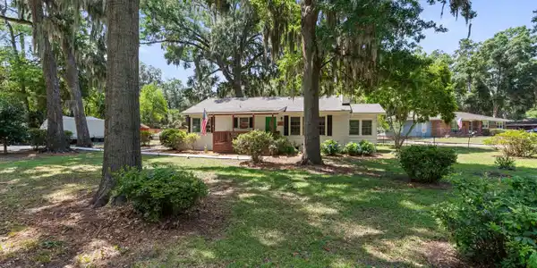 Image 3: 02-2420 Pine Ct N