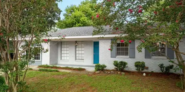 558 Center Street