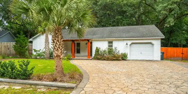 Image 3: Front Exterior