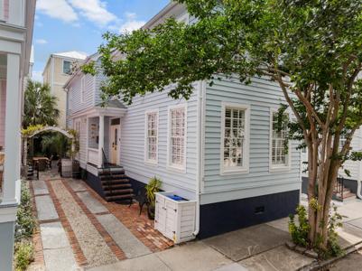11 Felix Street