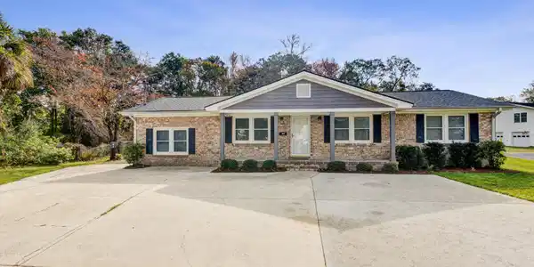 1390 Bluebird Drive, Mount Pleasant SC 29464